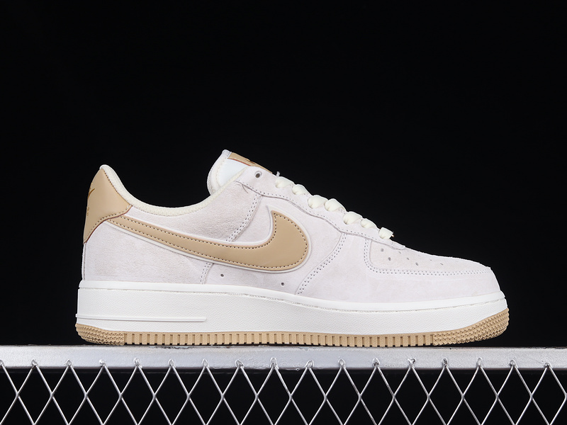 Nike Air Force 1 '07 Low Khaki/White 3