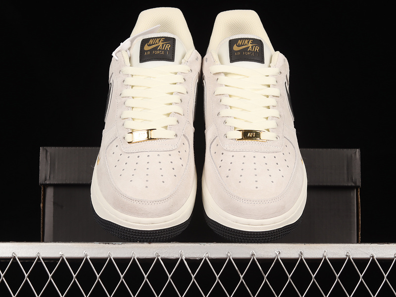 Nike Air Force 1 '07 Low Beige/Black/Gold 23