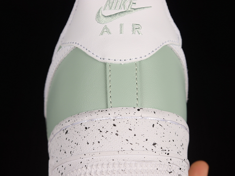 Air Force 1 Low 07 White/Light Green/Black 9