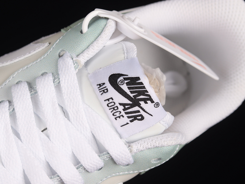 Air Force 1 Low 07 White/Light Green/Black 19