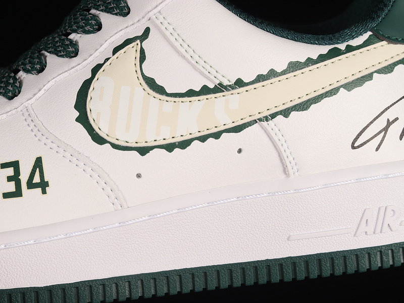 Air Force 1 Low 07 White/Dark Green/White 31