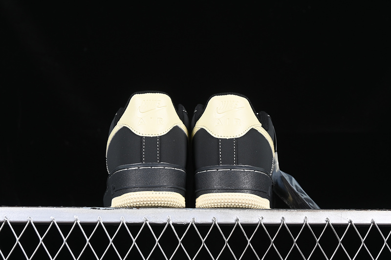 Nike Air Force 1 '07 Low Black/Gold 23