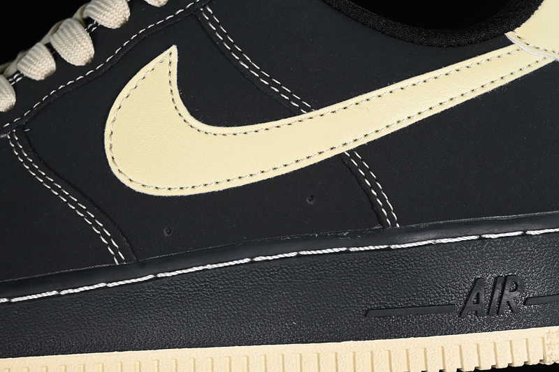 Nike Air Force 1 '07 Low Black/Gold 31