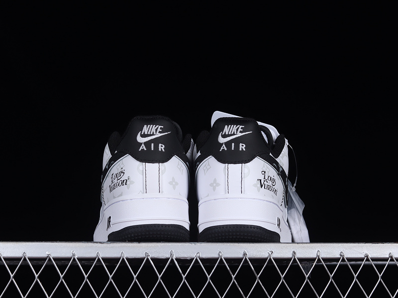 Air Force 1 Low 07 X L*V White/Black/White 9