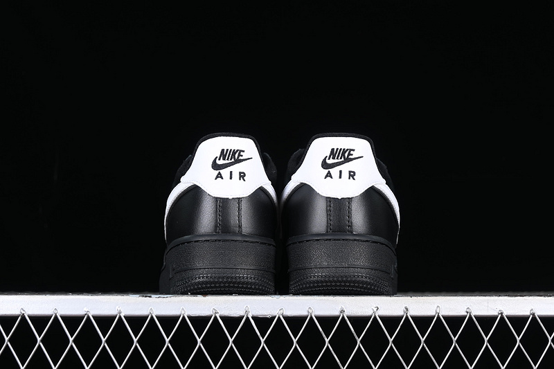 Air Force 1 Low Retro Qs Black/White/Black 23