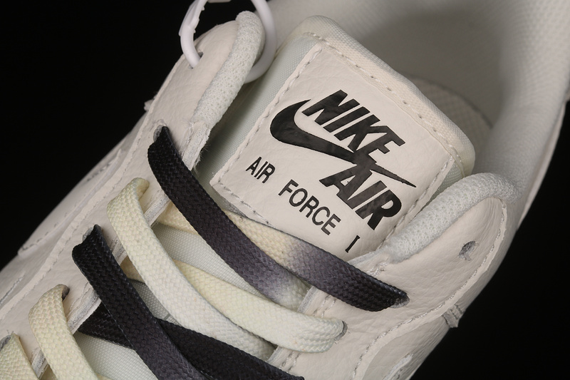 Air Force 1 Low 07 Lv8 White/White/Black 5