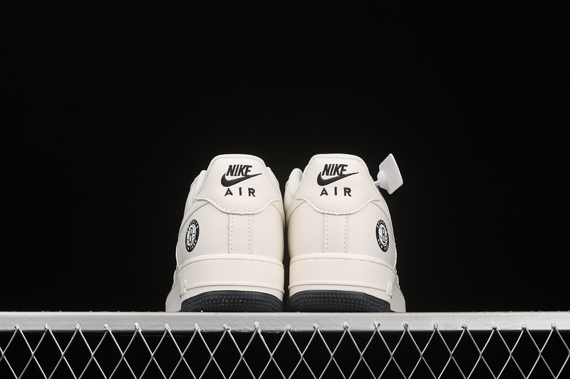 Air Force 1 Low 07 Lv8 White/White/Black 17