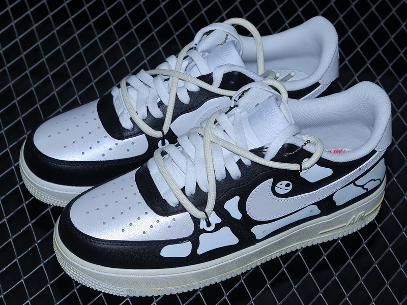 Air Force 1 Low 07 Halloween Black/White/Black 25