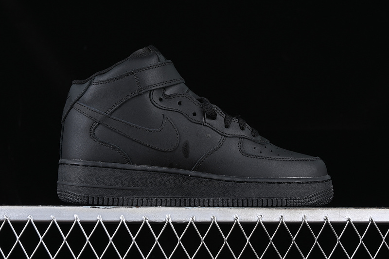 Nike Air Force 1 '07 Mid Black 25