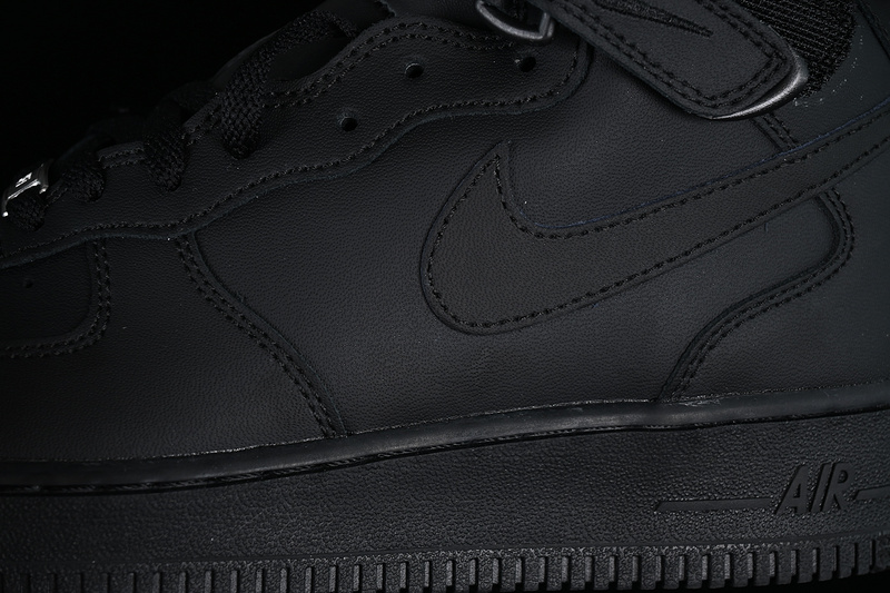 Nike Air Force 1 '07 Mid Black 27