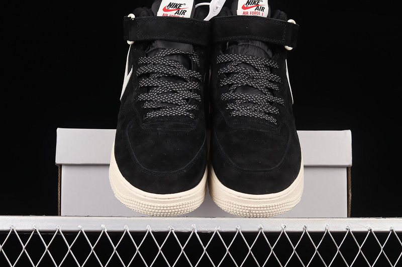 Nike Air Force 1 '07 Mid Black/Black/White 17