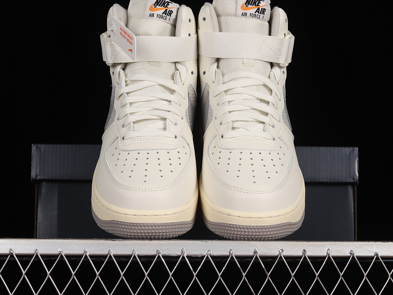 Air Force 1 High 07 Lv8 Sail/Medium Grey/Light Bone/Coconut Milk 29