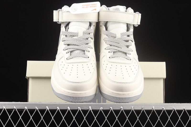 Undefeated Nike Air Force 1 '07 Mid Su19 White/Grey/Silver 11