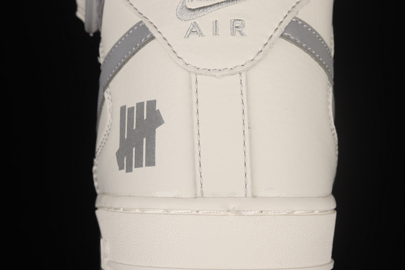 Undefeated Nike Air Force 1 '07 Mid Su19 White/Grey/Silver 31