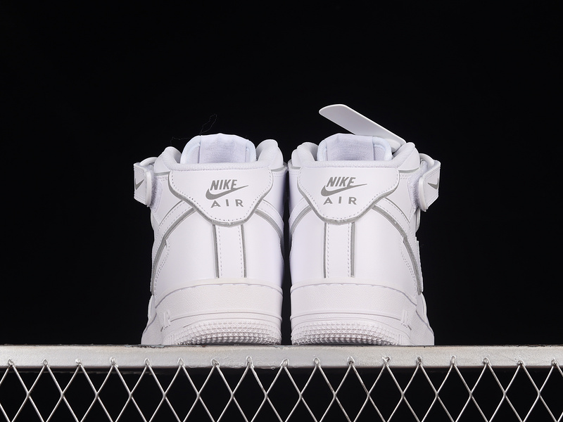 Nike Air Force 1 '07 Mid White/Silver/White 19