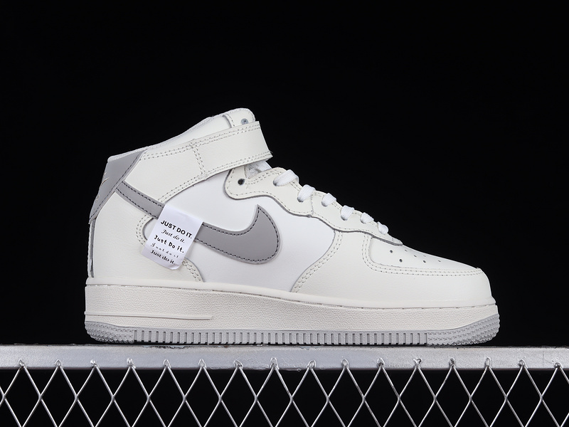 Air Force 1 Mid 07 Silver Snow/White/Grey 25