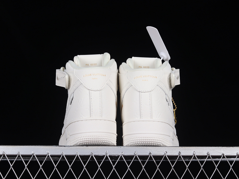 L*V X Air Force 1 Mid 07 White/White/White 15