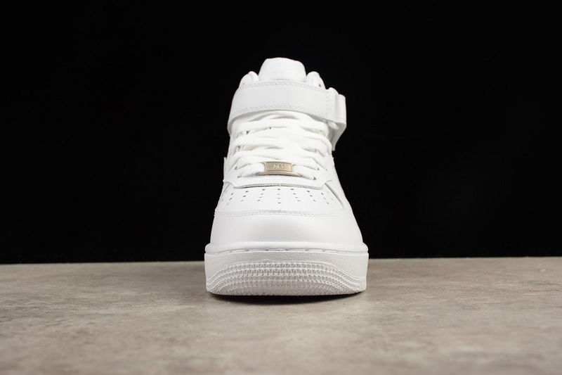 Air Force 1 Mid '07 Classic White/White 3