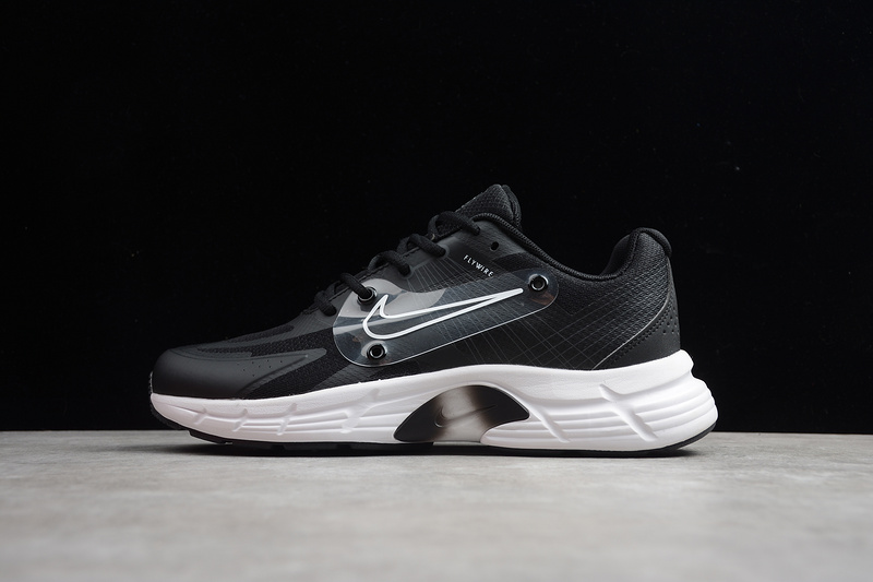 Runner Tech Black/White 7