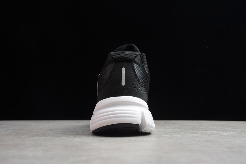 Runner Tech Black/White 17