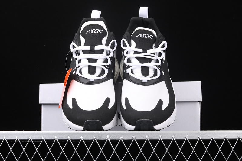 Air Max 270 React Black/White 25