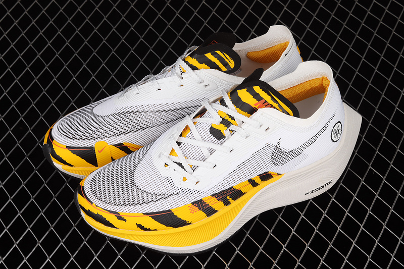 Zoomx Vaporfly Next% 2 White/University Gold/Orange/Black 3