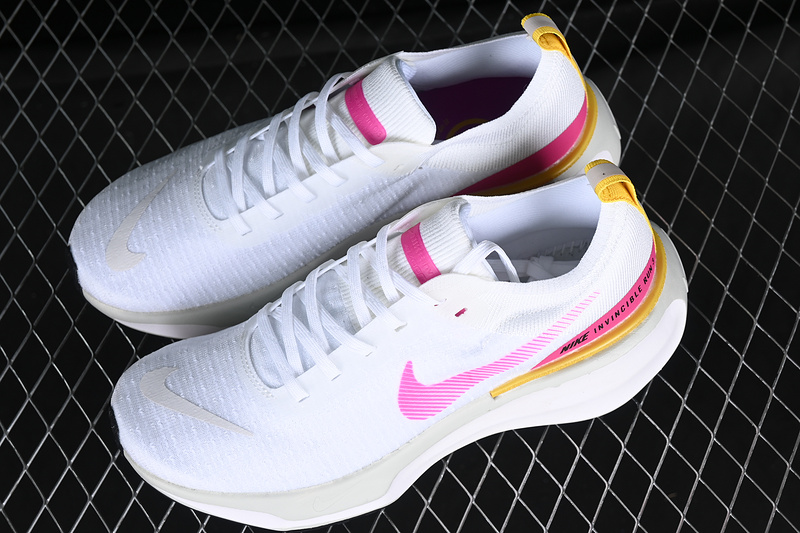 Zoom X Invincible Run Fk 3 White/Black/Pink 19