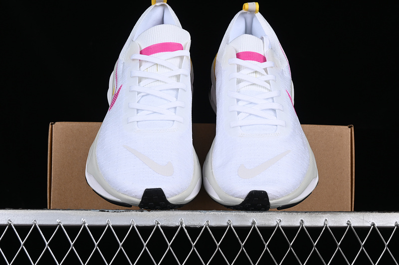 Zoom X Invincible Run Fk 3 White/Black/Pink 27