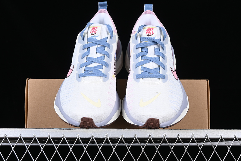 Zoom X Invincible Run Fk 3 White/Blue/Pink 15