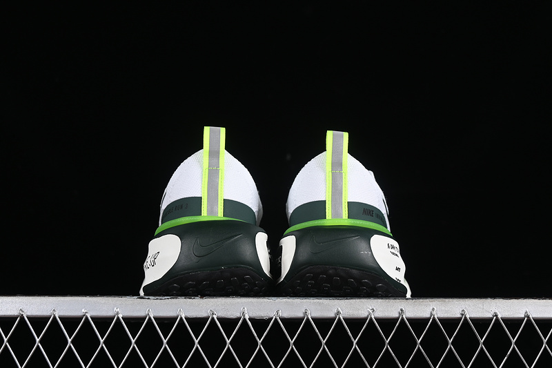 Zoom X Invincible Run Fk 3 White/Pro Green/Volt/Black/Sail 21