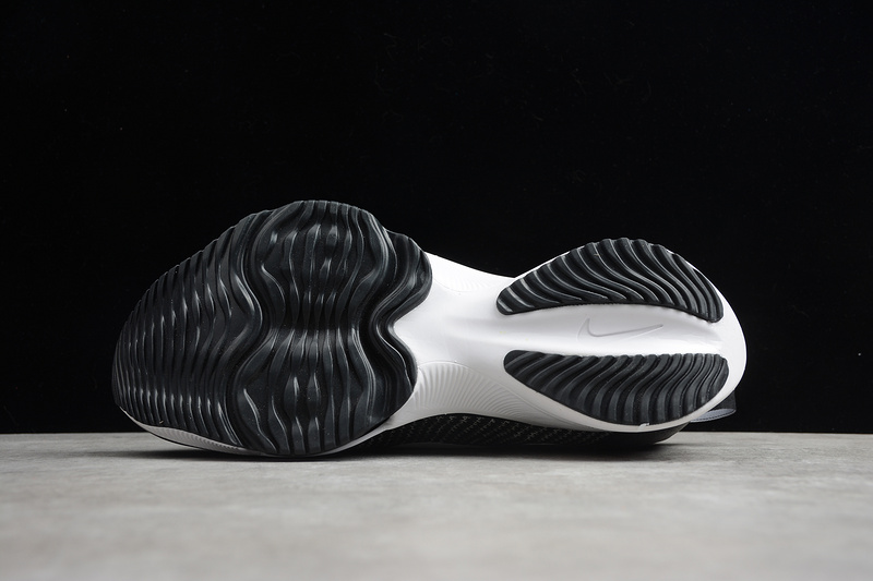 Air Zoom Tempo Next% Black/White 25