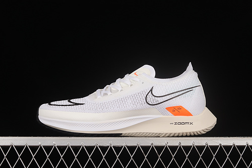 Zoomx Streakfly White/Summit White/Photon Dust/Black 31