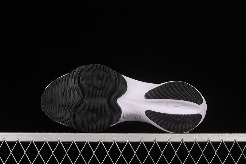 Air Zoom Tempo Next% Flyknit Black/White/Black 25