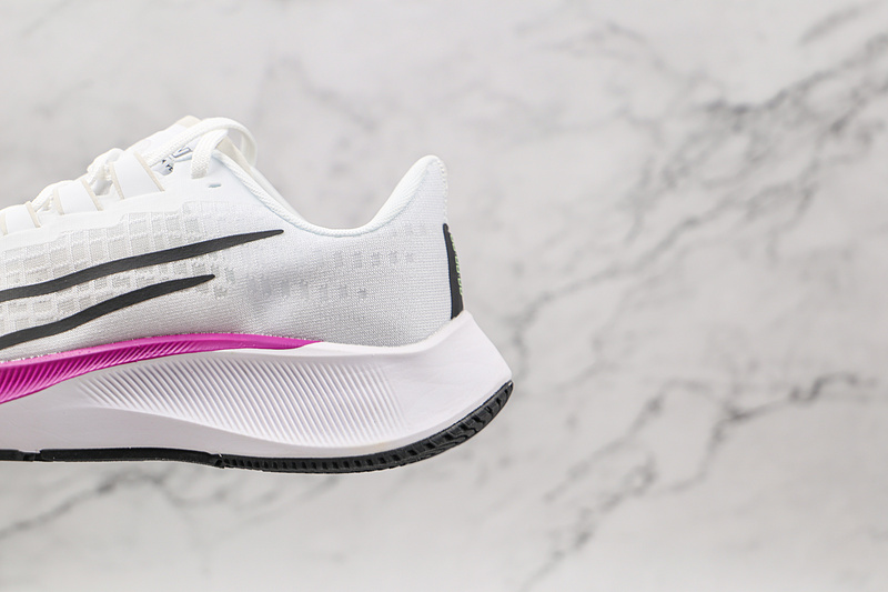 Air Zoom Pegasus 37 White/Hyper Violet/Spruce Aura/Flash Crimson 15