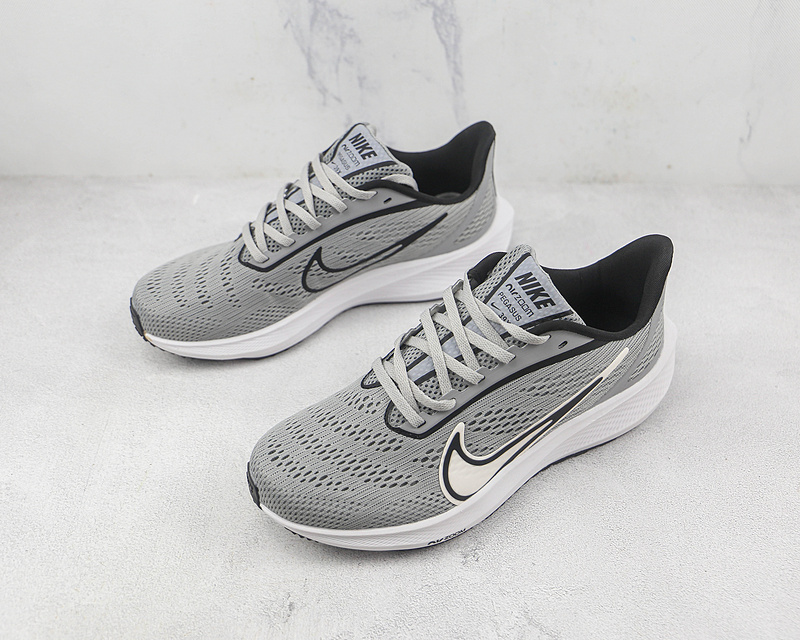 Zoom Pegasus 39 X Turbo Light Grey/Black/White 17