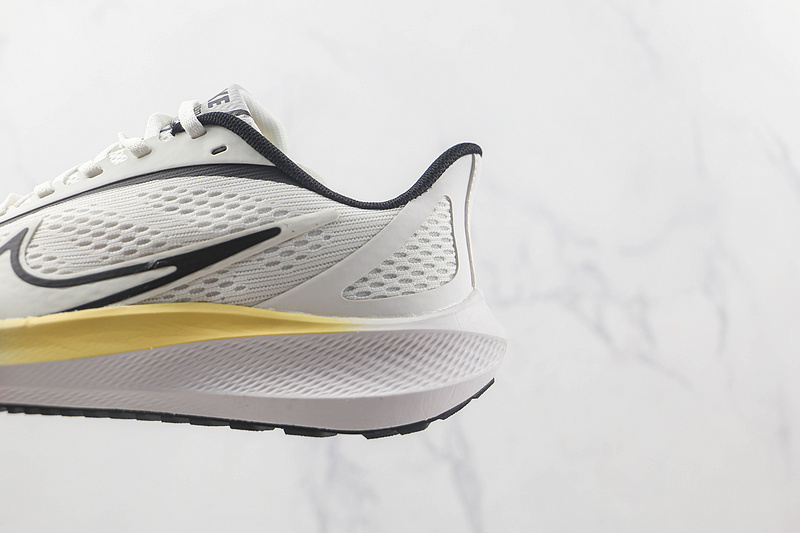 Zoom Pegasus 39 X Turbo White/Black/Yellow 13