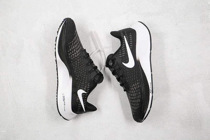 Air Zoom Pegasus 37X Black/Black/White 17