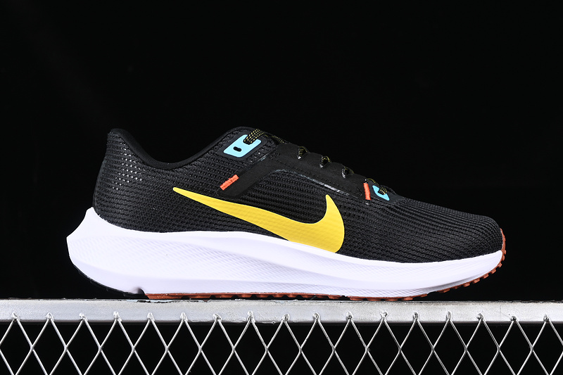 Air Zoom Pegasus 40 White/Black/Yellow 7