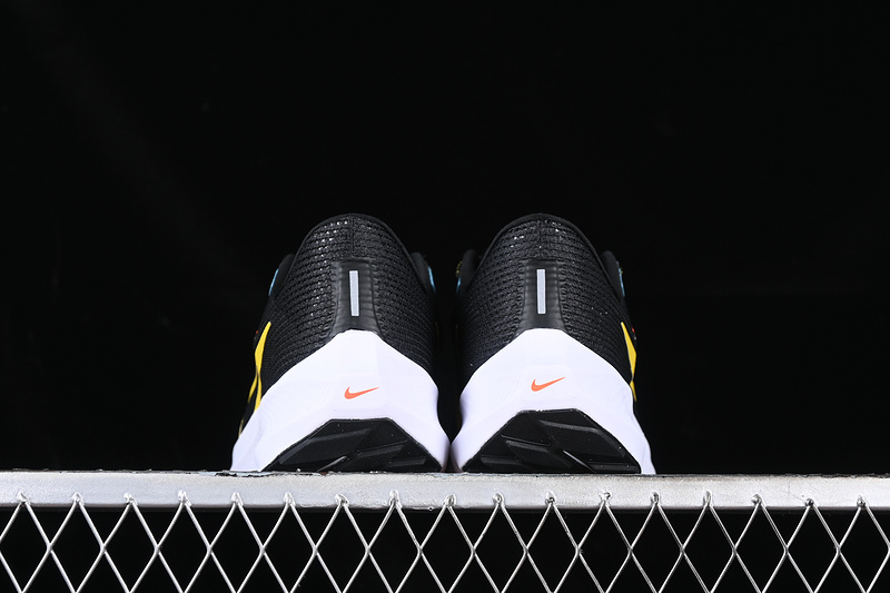 Air Zoom Pegasus 40 White/Black/Yellow 29