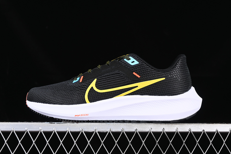 Air Zoom Pegasus 40 White/Black/Yellow 31