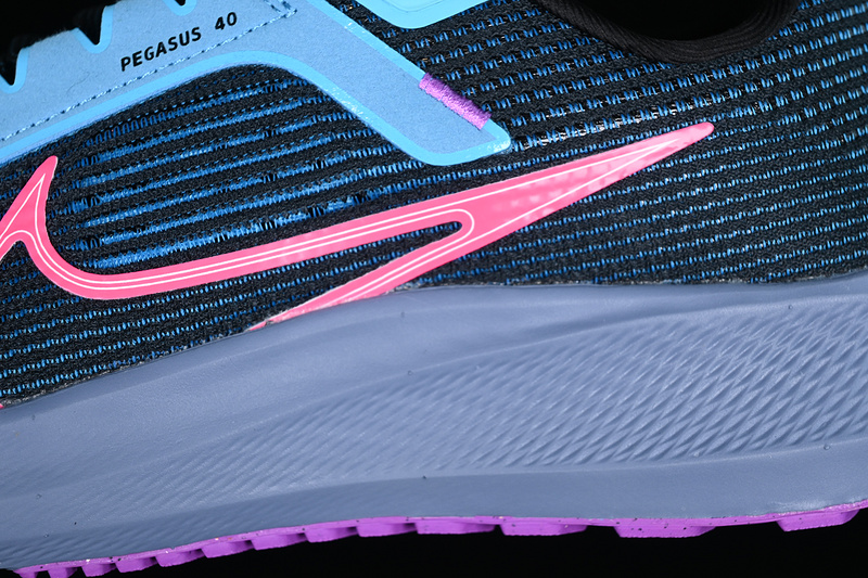 Air Zoom Pegasus 40 Black/Pink/Blue 29