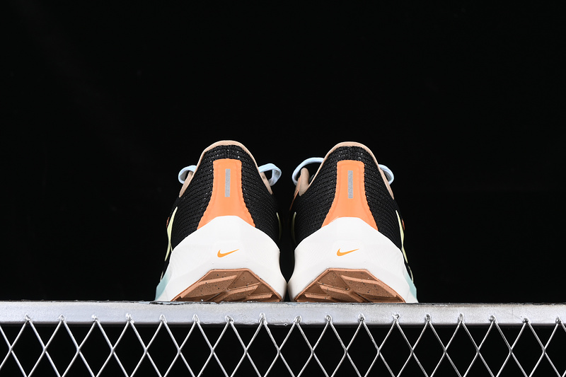 Air Zoom Pegasus 40 White/Grey/Black/Orange 3