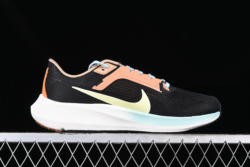 Air Zoom Pegasus 40 White/Grey/Black/Orange 25