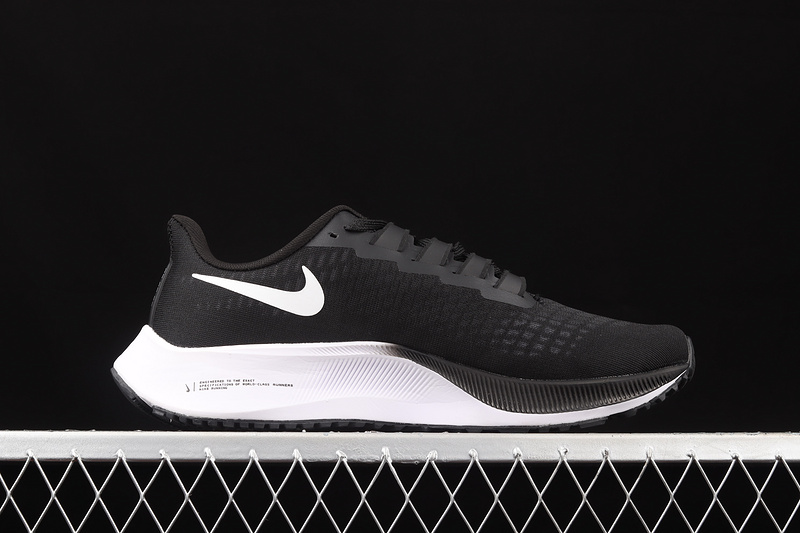 Air Zoom Pegasus 37 Black/Black/White 21