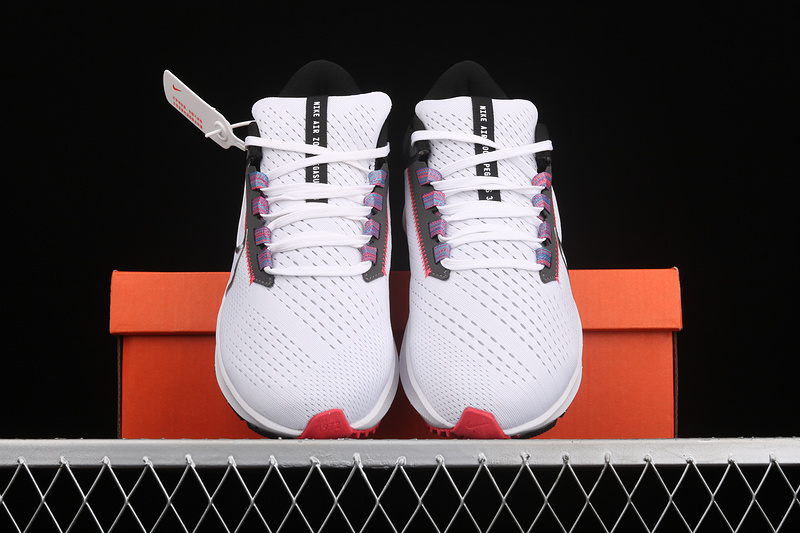 Air Zoom Pegasus 38 White/Black/Flash Crimson/Metallic Silver 27