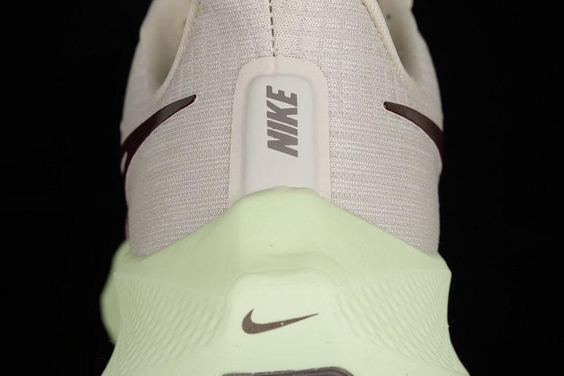 Air Zoom Pegasus 39 Beige/Barely Volt/Purple 17