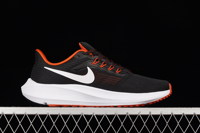 Air Zoom Pegasus 39 Black/Team Orange-White 9