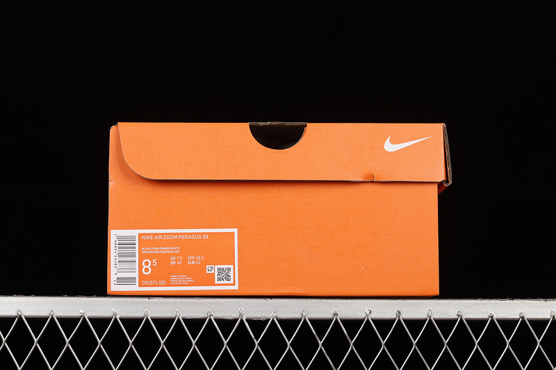 Air Zoom Pegasus 39 Black/Team Orange-White 29