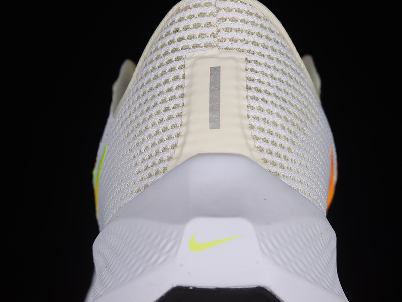 Air Zoom Pegasus 40 White/Volt-Orange 3