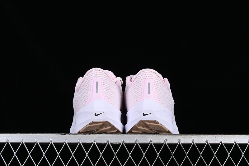 Air Zoom Pegasus 40 White/Pink 13